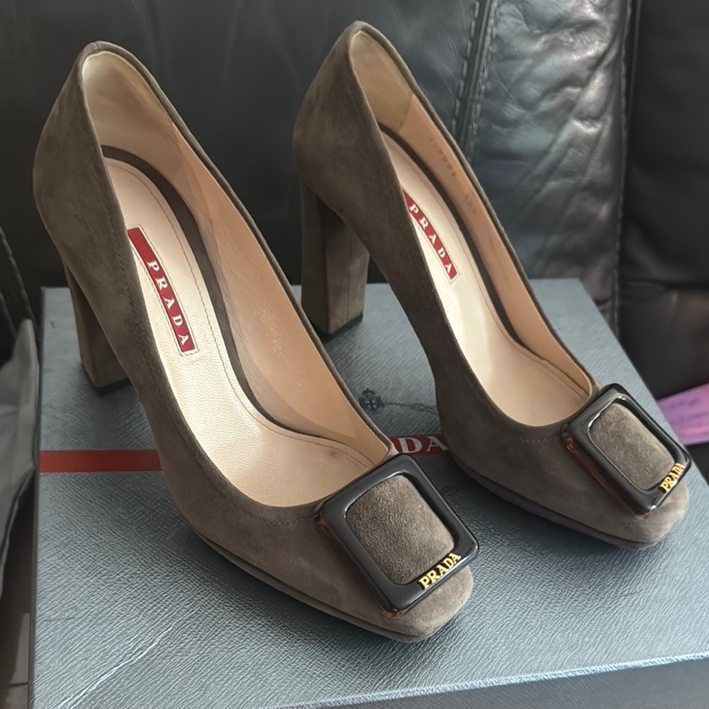 Prada Brown Heels Elegant Design